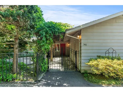 745 Terrace Drive Lake Oswego OR 97034