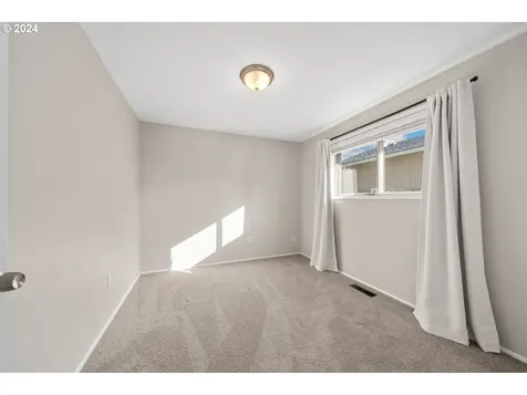 2865 SE 90th Place Portland OR 97266