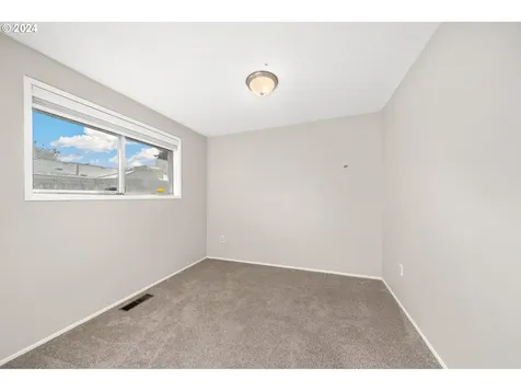 2865 SE 90th Place Portland OR 97266