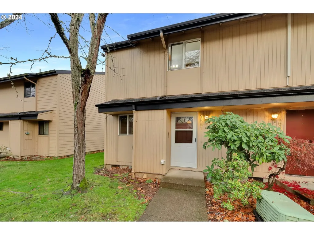 1551 Fetters Loop Eugene OR 97402