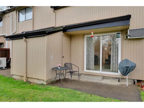 1551 Fetters Loop Eugene OR 97402