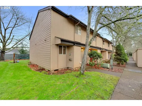 1551 Fetters Loop Eugene OR 97402