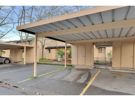 1551 Fetters Loop Eugene OR 97402