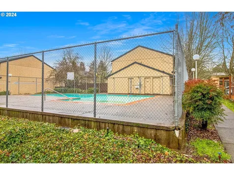 1551 Fetters Loop Eugene OR 97402