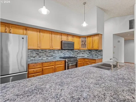 12618 NE 36th Avenue Vancouver WA 98686
