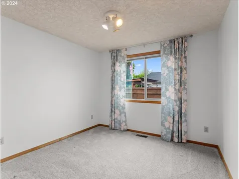 12618 NE 36th Avenue Vancouver WA 98686