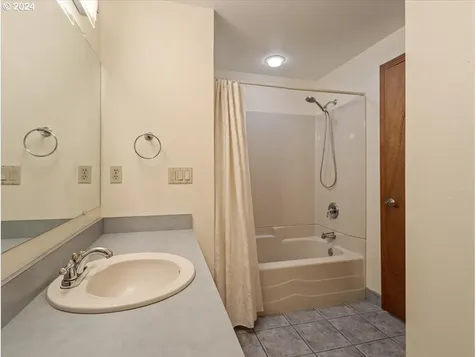 12618 NE 36th Avenue Vancouver WA 98686