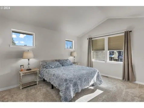 20782 SE Hollis Lane Bend OR 97702