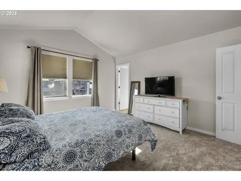 20782 SE Hollis Lane Bend OR 97702