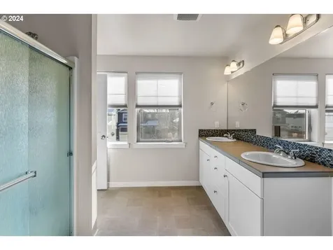 20782 SE Hollis Lane Bend OR 97702