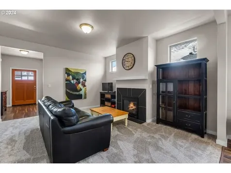 20782 SE Hollis Lane Bend OR 97702
