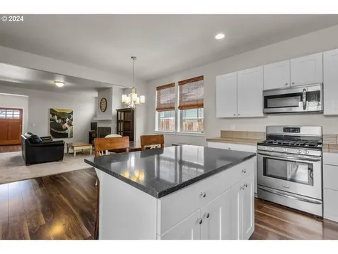 20782 SE Hollis Lane Bend OR 97702