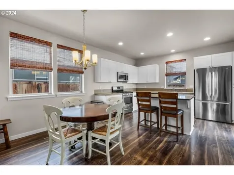 20782 SE Hollis Lane Bend OR 97702