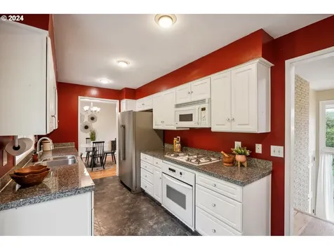 3820 Sw Iowa Street Portland OR 97221
