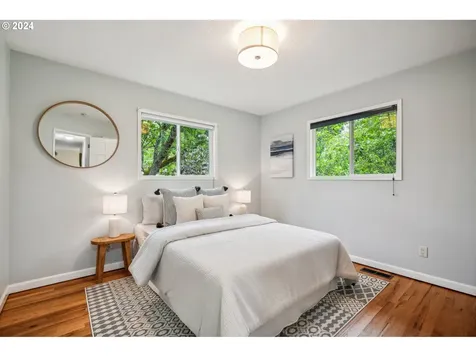 3820 Sw Iowa Street Portland OR 97221