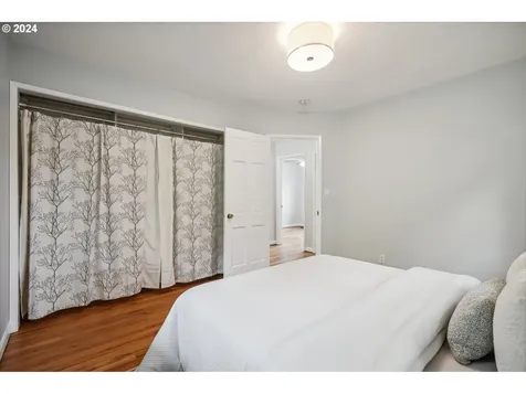 3820 Sw Iowa Street Portland OR 97221