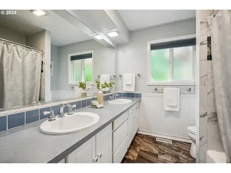 3820 Sw Iowa Street Portland OR 97221
