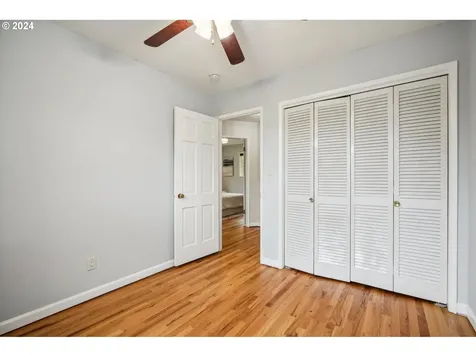 3820 Sw Iowa Street Portland OR 97221