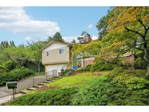 3820 Sw Iowa Street Portland OR 97221