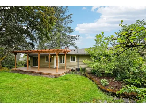 3820 Sw Iowa Street Portland OR 97221
