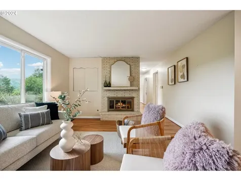 3820 Sw Iowa Street Portland OR 97221
