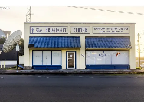 906 Sw Alder Street Newport OR 97365