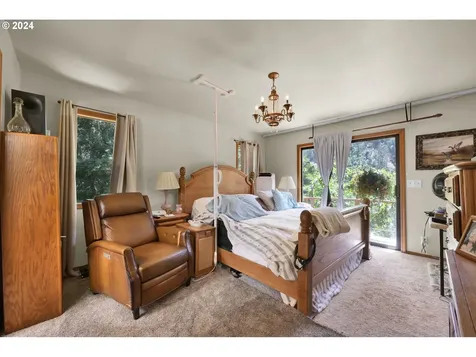 70 N River Drive Roseburg OR 97470