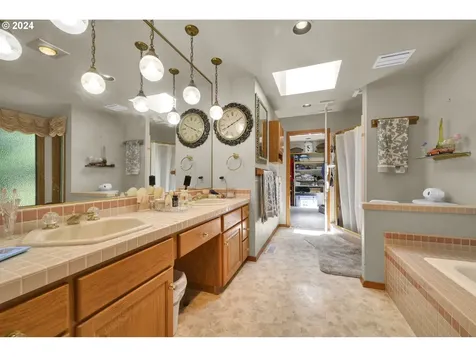 70 N River Drive Roseburg OR 97470
