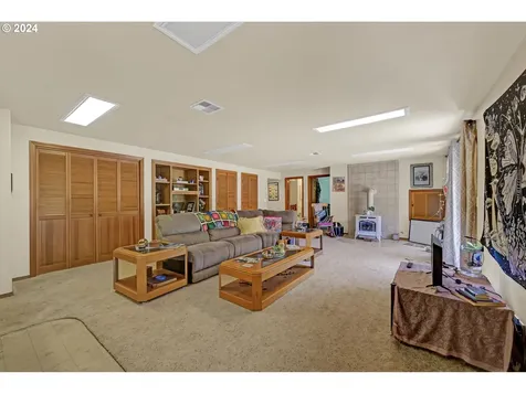 70 N River Drive Roseburg OR 97470