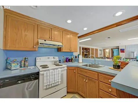70 N River Drive Roseburg OR 97470