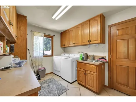 70 N River Drive Roseburg OR 97470