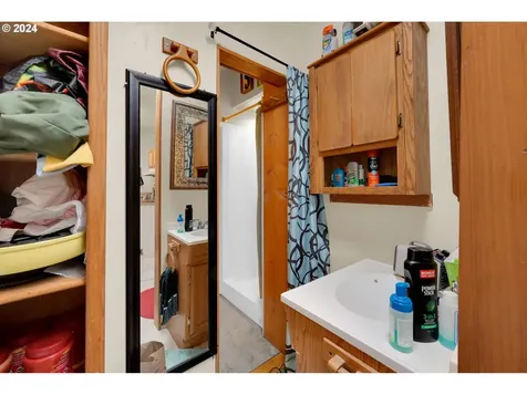 70 N River Drive Roseburg OR 97470