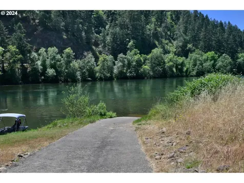 70 N River Drive Roseburg OR 97470