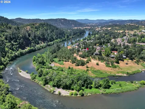70 N River Drive Roseburg OR 97470