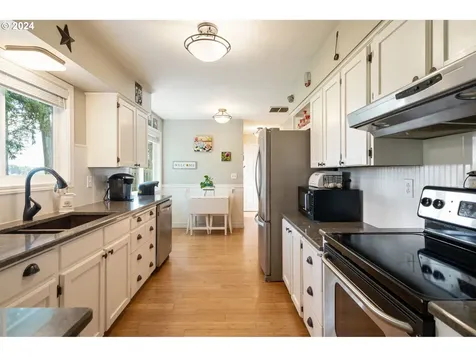 24855 Wallace Road Nw Salem OR 97304