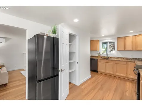 2293 Golden Gardens Street Eugene OR 97402