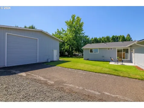 2293 Golden Gardens Street Eugene OR 97402