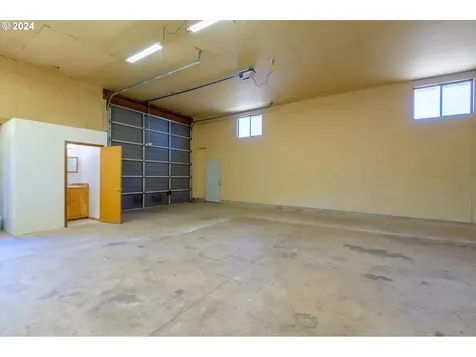 2293 Golden Gardens Street Eugene OR 97402