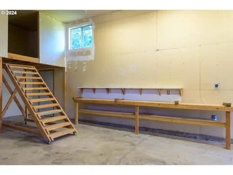 2293 Golden Gardens Street Eugene OR 97402