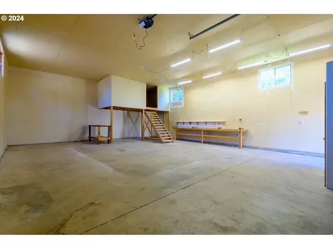 2293 Golden Gardens Street Eugene OR 97402