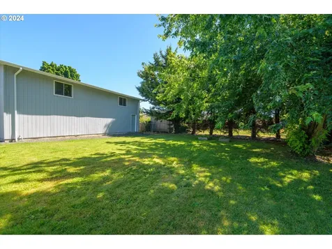 2293 Golden Gardens Street Eugene OR 97402
