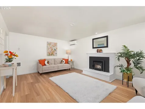 2293 Golden Gardens Street Eugene OR 97402