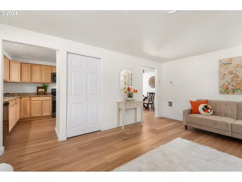 2293 Golden Gardens Street Eugene OR 97402