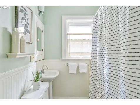 2342 Se 30th Avenue Portland OR 97214