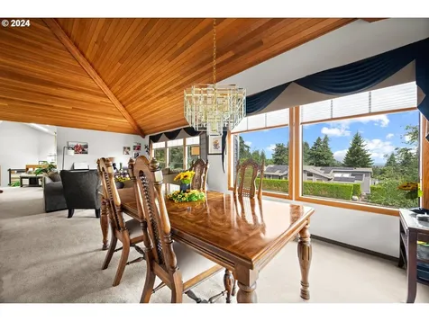 2673 Carriage Way West Linn OR 97068