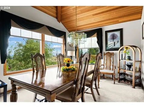 2673 Carriage Way West Linn OR 97068