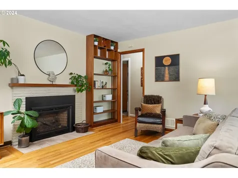 4214 Se Flavel Street Portland OR 97206
