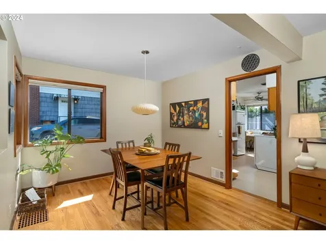 4214 Se Flavel Street Portland OR 97206
