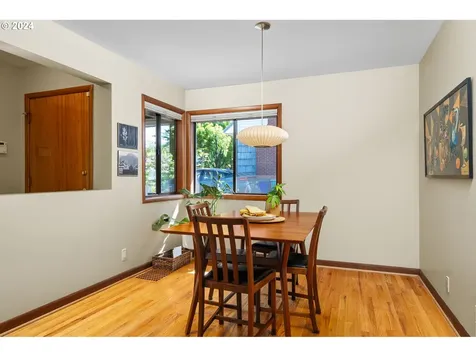 4214 Se Flavel Street Portland OR 97206
