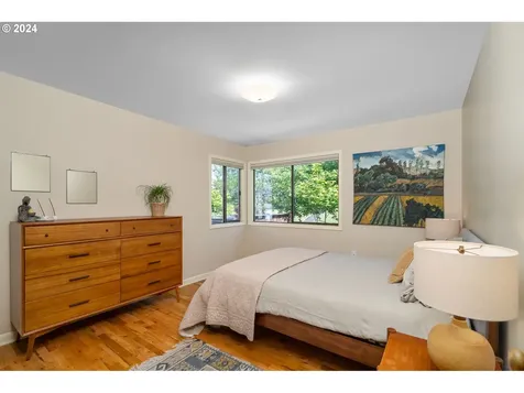 4214 Se Flavel Street Portland OR 97206
